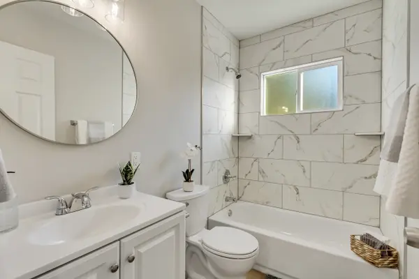 687 E 850 N, Ogden, UT 84404-3755