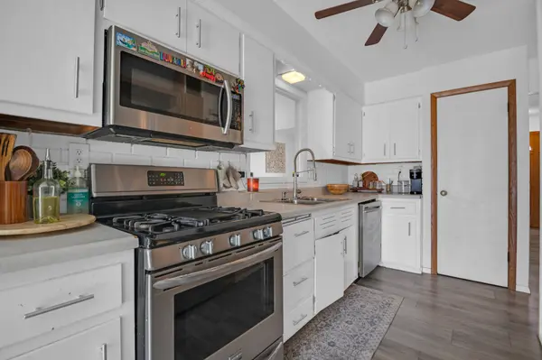 3647 E Holmes Ave, Cudahy, WI 53110-1613