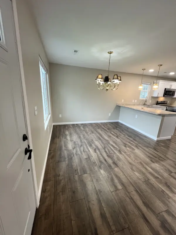 4206 Savage Dr, Louisville, KY 40216-3754