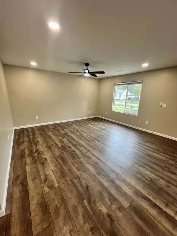 4206 Savage Dr, Louisville, KY 40216-3754