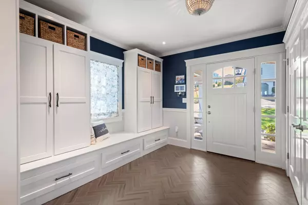 Hingham, MA 02043-2105,43 Harborview Dr