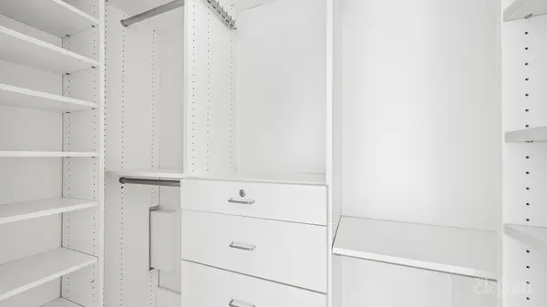 420 W 25th St #2J, New York, NY 10001-6526