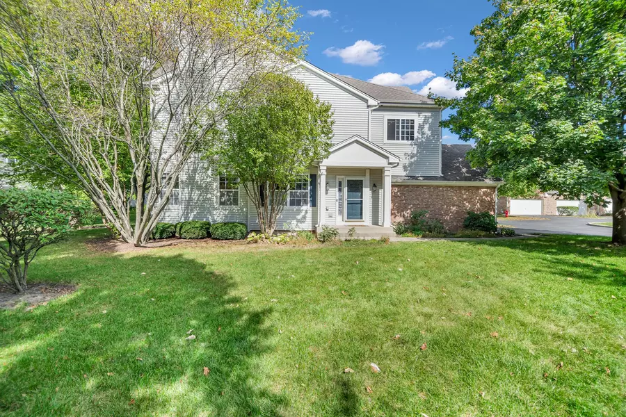 6098 Halloran Ln, Hoffman Estates, IL 60192-4816