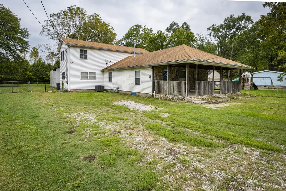 206 Myrtle St, Jeffersonville, IN 47130-6333