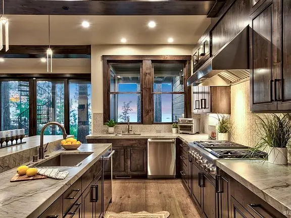 969 Lakeview Avenue, South Lake Tahoe, CA 96150