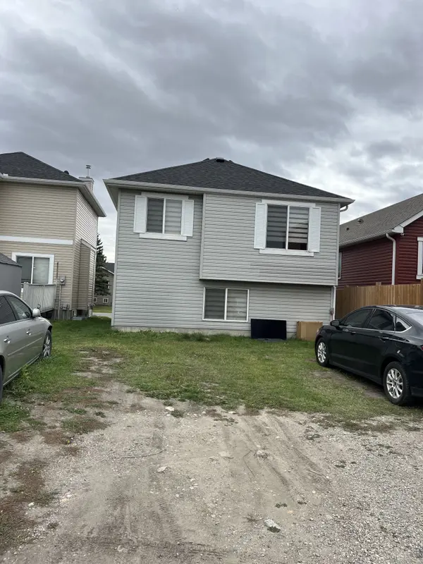 86 Taradale Dr NE, Calgary, AB T3J 4W7