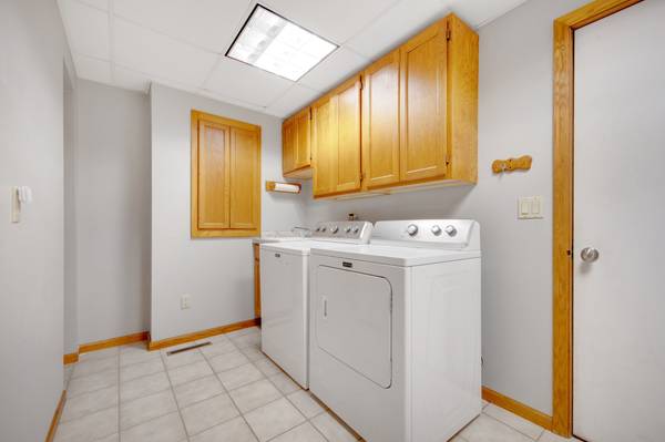 2131 Edinbrook Ter N, Minneapolis, MN 55443-3718