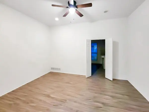 1312 Windingbrook Dr, Desoto, TX 75115