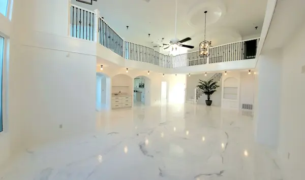 588 S 7th St, Grover Beach, CA 93433-2624