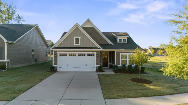 10253 Black Locust Ln, Charlotte, NC 28215-1106