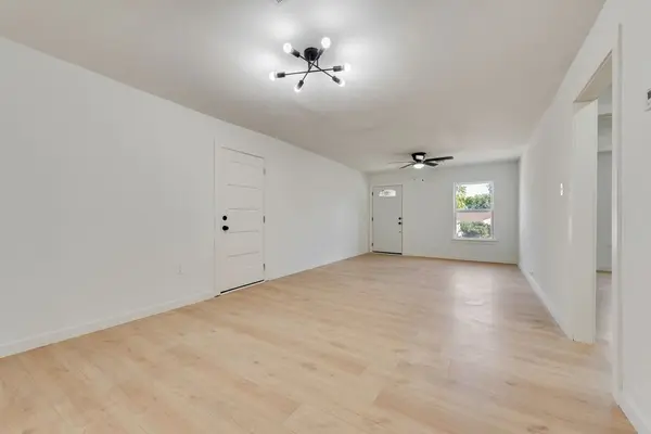 2919 S Ewing Ave, Dallas, TX 75216-4318