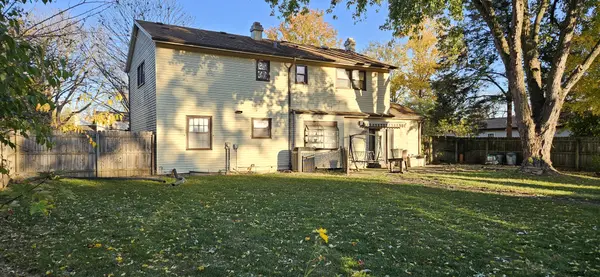 4532 Waubansie Ln, Lisle, IL 60532-1063