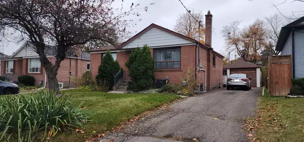 238 Epsom Downs Dr, North York, ON M3M 1T4