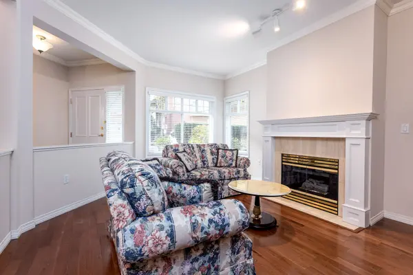 5201 Oakmount Cres #20, Burnaby, BC V5H 4S8