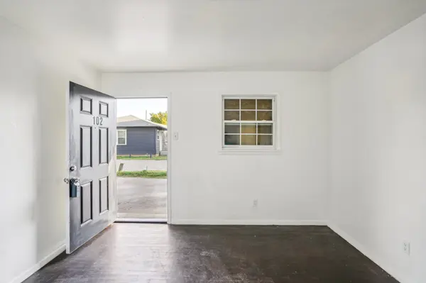 4524 Collins Ave, Dallas, TX 75210-1375