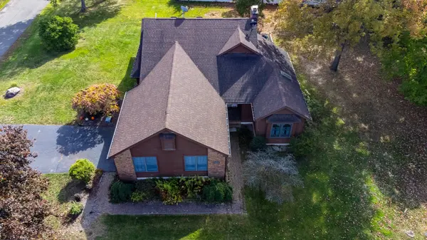 11 Valley Ln, Mountain Top, PA 18707-1735