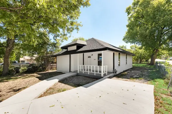 2402 Scotland Dr, Dallas, TX 75216-6542