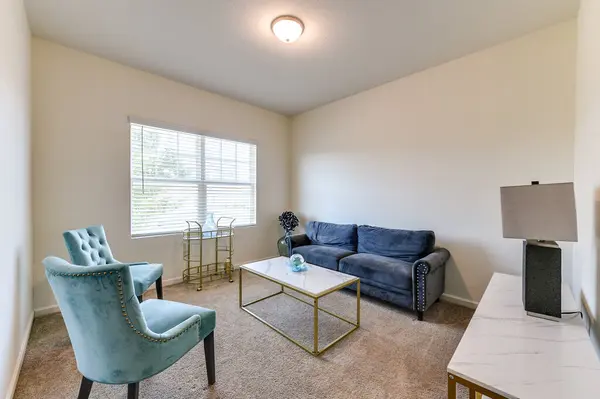 417 Gypsum Ln, Glenn Heights, TX 75154-5531