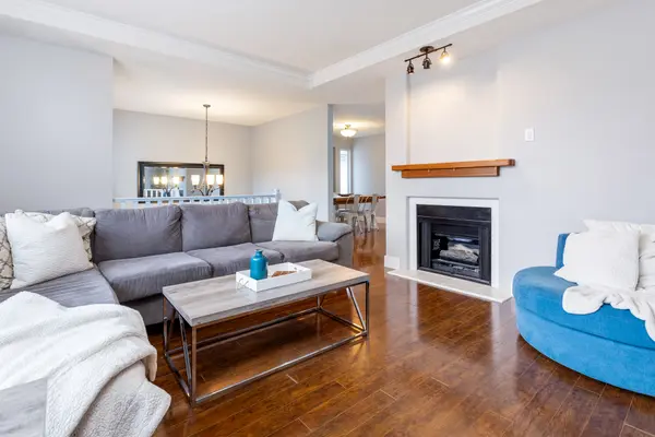 2230 Hawthorne Ave, Port Coquitlam, BC V3C 1W6