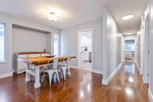 2230 Hawthorne Ave, Port Coquitlam, BC V3C 1W6