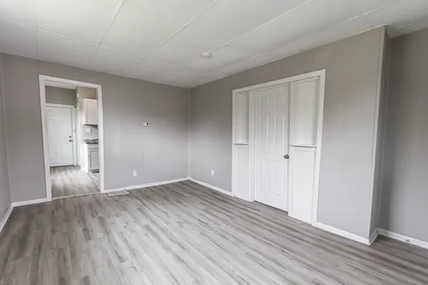 327 Ridgeway Ave, Evansville, IN 47713-1417