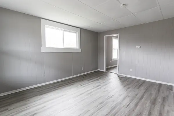 327 Ridgeway Ave, Evansville, IN 47713-1417