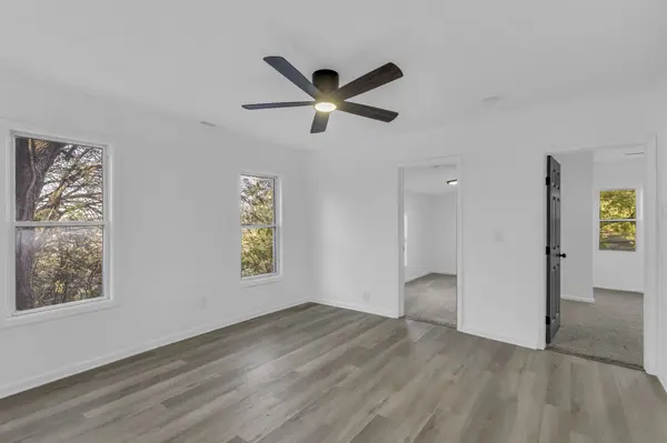 1630 S Valley St, Kansas City, KS 66103-1054