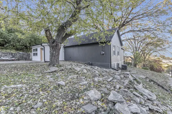 1630 S Valley St, Kansas City, KS 66103-1054