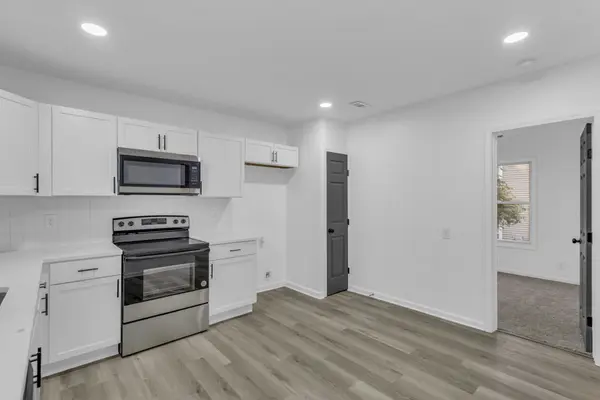 1630 S Valley St, Kansas City, KS 66103-1054