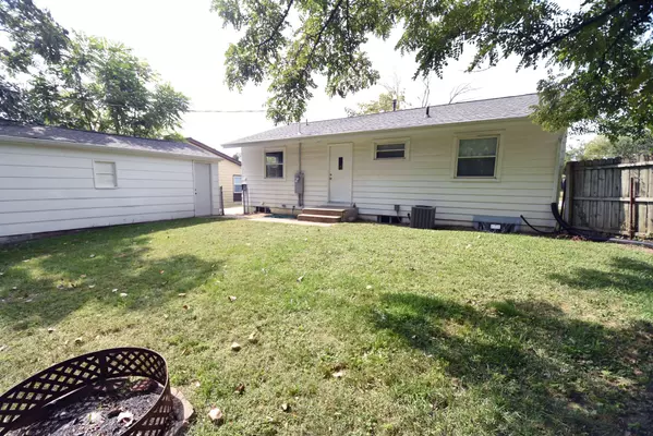 Cedar Rapids, IA 52403-3836,1208 38th St SE