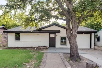 710 Pangburn St, Grand Prairie, TX 75051-2614