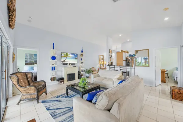 12275 Pleasant Green Way, Boynton Beach, FL 33437-2050