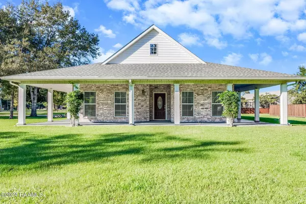 2415 Blue Haven Dr, New Iberia, LA 70563-2133