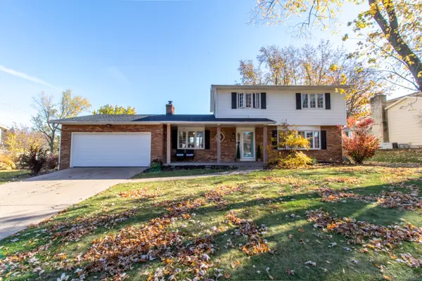 3805 Forest Rd, Davenport, IA 52807-2348