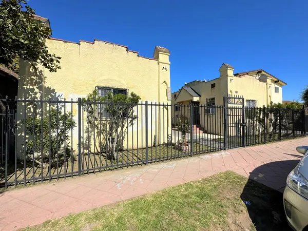 725 W 77th St, Los Angeles, CA 90044-6055