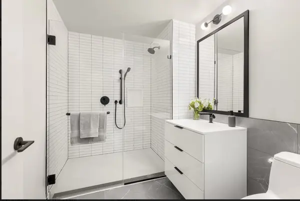 2413 3rd Ave #1107, Bronx, NY 10451