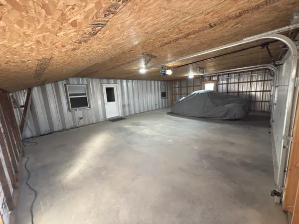 25359 S Valencia Rd, Osage City, KS 66523-8401