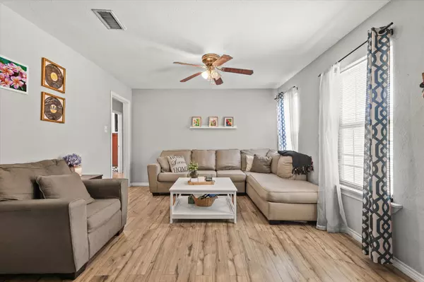 Arlington, TX 76010-4543,1513 Kelly Ter