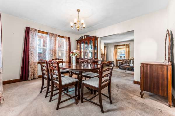 133 E Leasure Ave, New Castle, PA 16101-2371