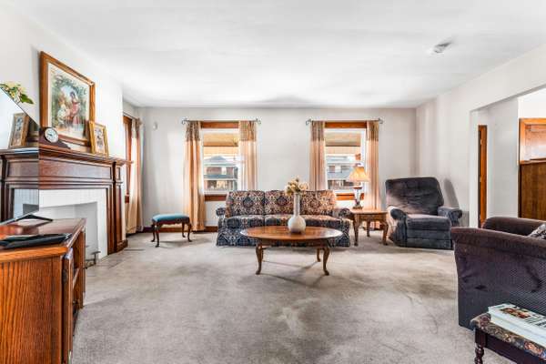 133 E Leasure Ave, New Castle, PA 16101-2371