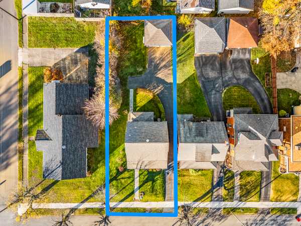 133 E Leasure Ave, New Castle, PA 16101-2371