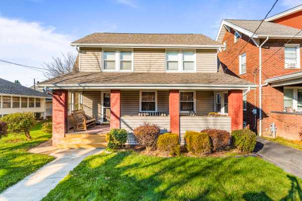 133 E Leasure Ave, New Castle, PA 16101-2371