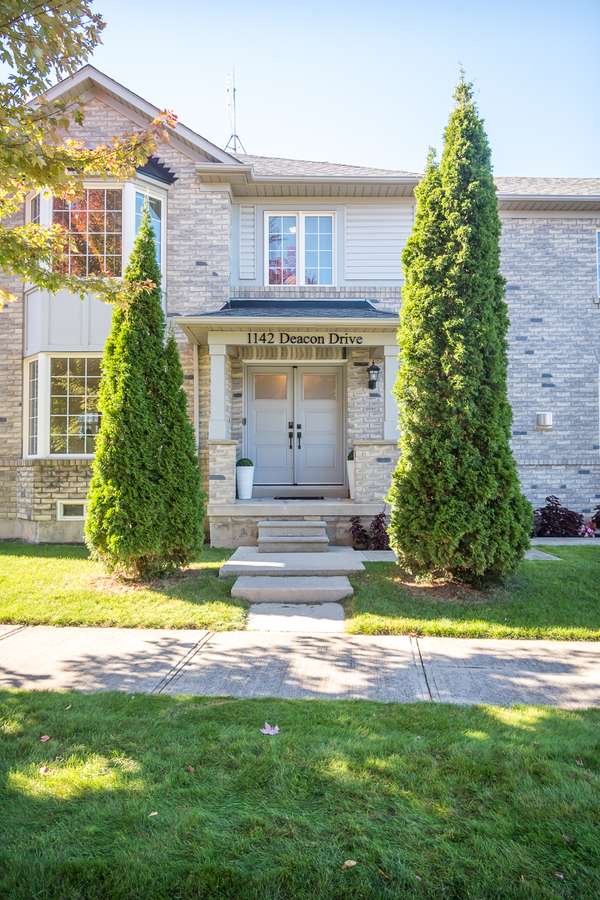 1142 Deacon Dr, Milton, ON L9T 5T3