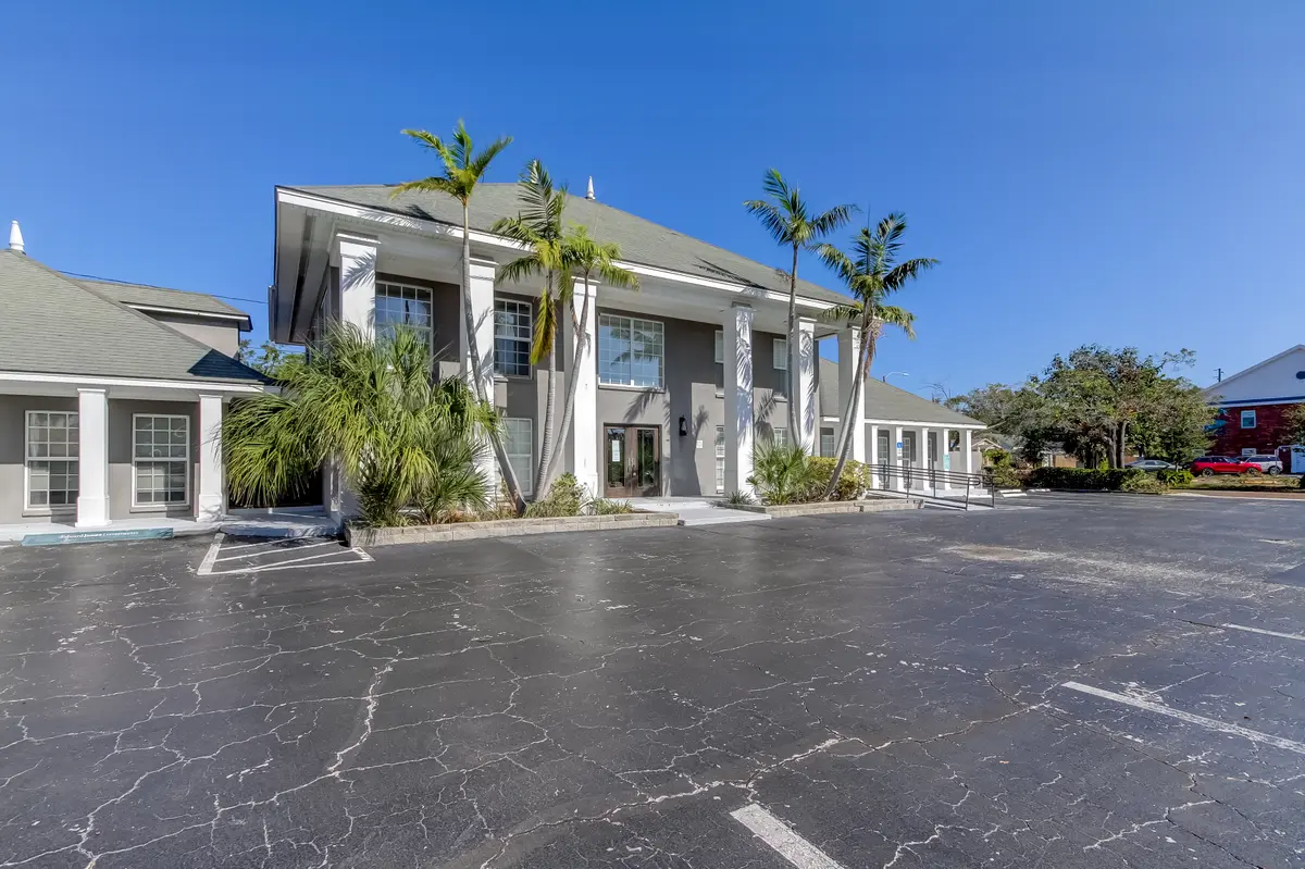 4701 Central Ave, St Petersburg, FL 33713-8153