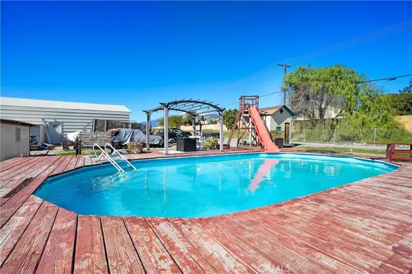2748 N Maple Ave, Rialto, CA 92377-4182