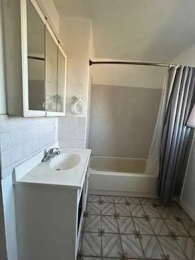 8998 Campbell Rd, Elk Grove, CA 95624-9433