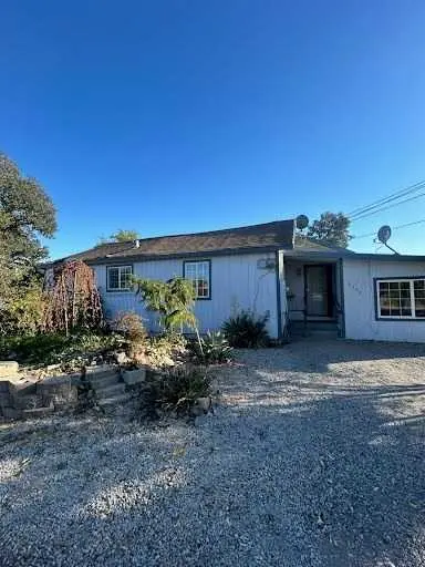 8998 Campbell Rd, Elk Grove, CA 95624-9433