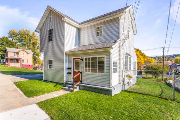 602 N Liberty St, New Castle, PA 16102-1353