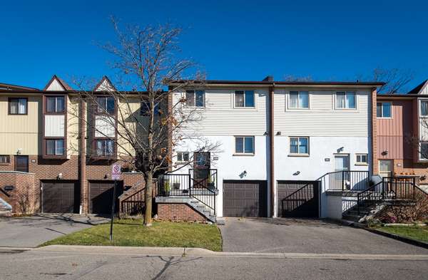 116 Baronwood Ct #116, Brampton, ON L6V 3H7