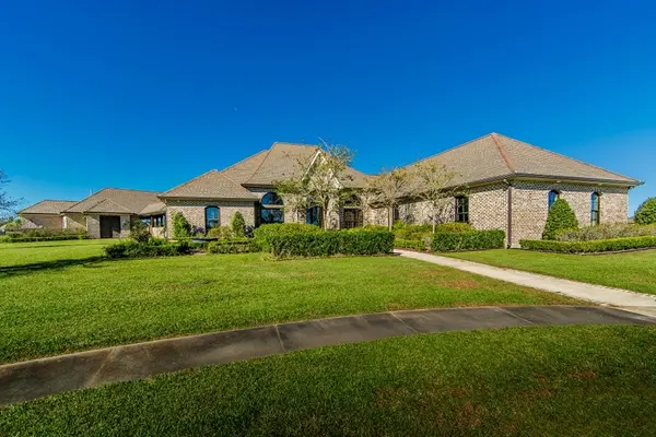 126 Sternfels Ct, Thibodaux, LA 70301-1000